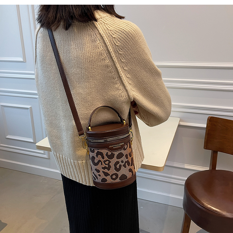 Popular Bags 2021 New Bags Bags Messenger Bag Autumn And Winter All-match Retro Bucket Bag display picture 6