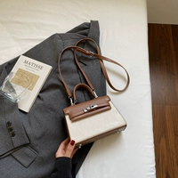 Белая подвеска