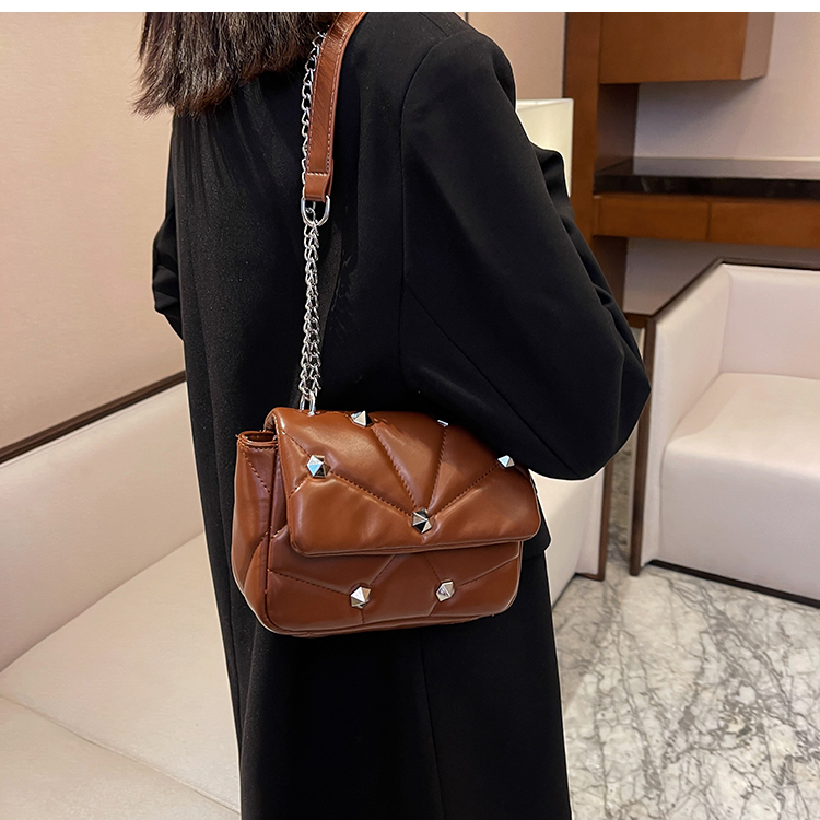 2021 new bag female chain messenger bag autumn and winter fashion rivet small square bagpicture13