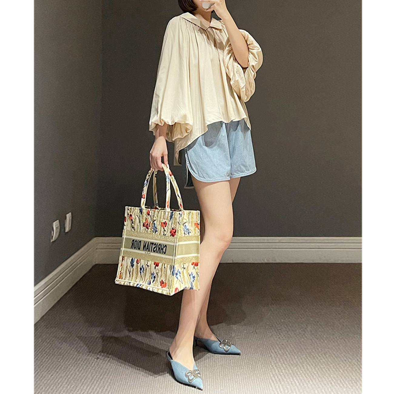 AnnaLemon I am the protagonist, a pleated three-dimensional lantern sleeve shirt that is not buried by time