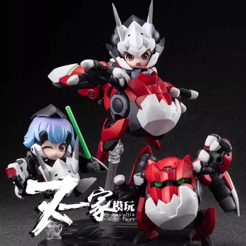 人食い族のエリーと、国産メカ合金モデルであるオーガの在庫品および成形品。