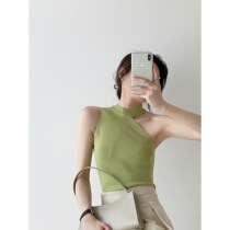 ICTS with both styling sensation and solid wearing asymmetrical digging shoulder design hanging neck knitted small vest