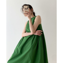  ICTS crashed into a touch of green thick green shoulder cut waist pleated sleeveless right angle shoulder vest jumpsuit long skirt