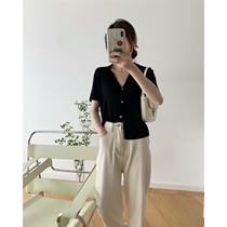  ICTS written in the summer night wind black and white exudes elegant temperament shell buckle suit collar thin sweater