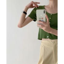  ICTS is born with enthusiasm and eventually likes to match avocado green black and white three-color U-neck shell buckle knitted cardigan