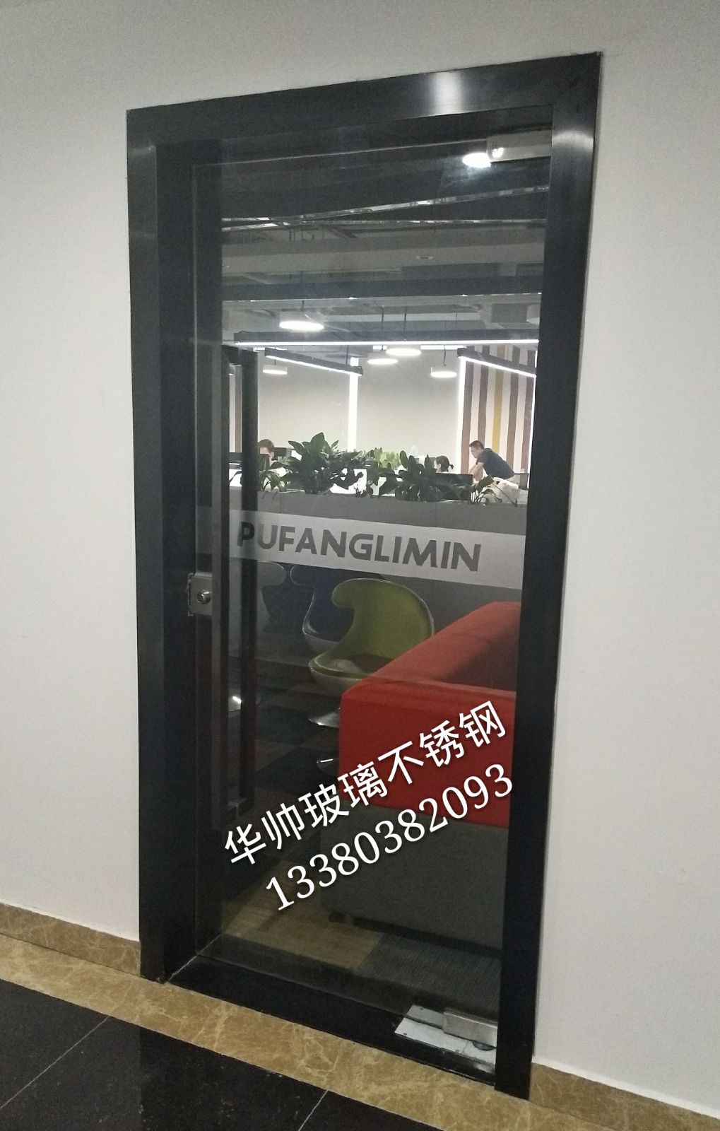 Shenzhen custom glass door Buji office shop glass door card fingerprint password access control glass door installation