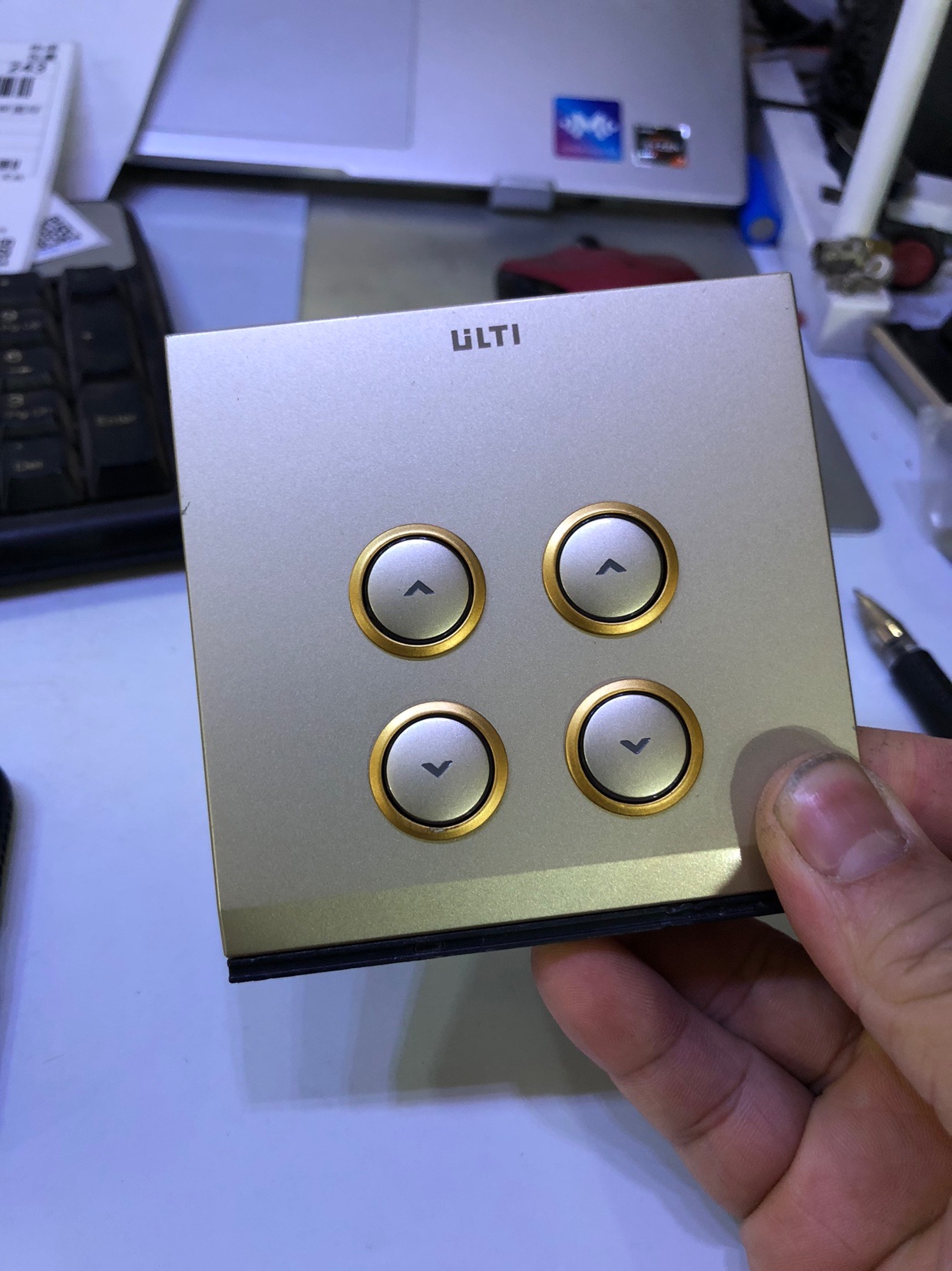 Chisheng ULTI dual-linked fluorescent light dimmer U202DSF10A UC202DM103