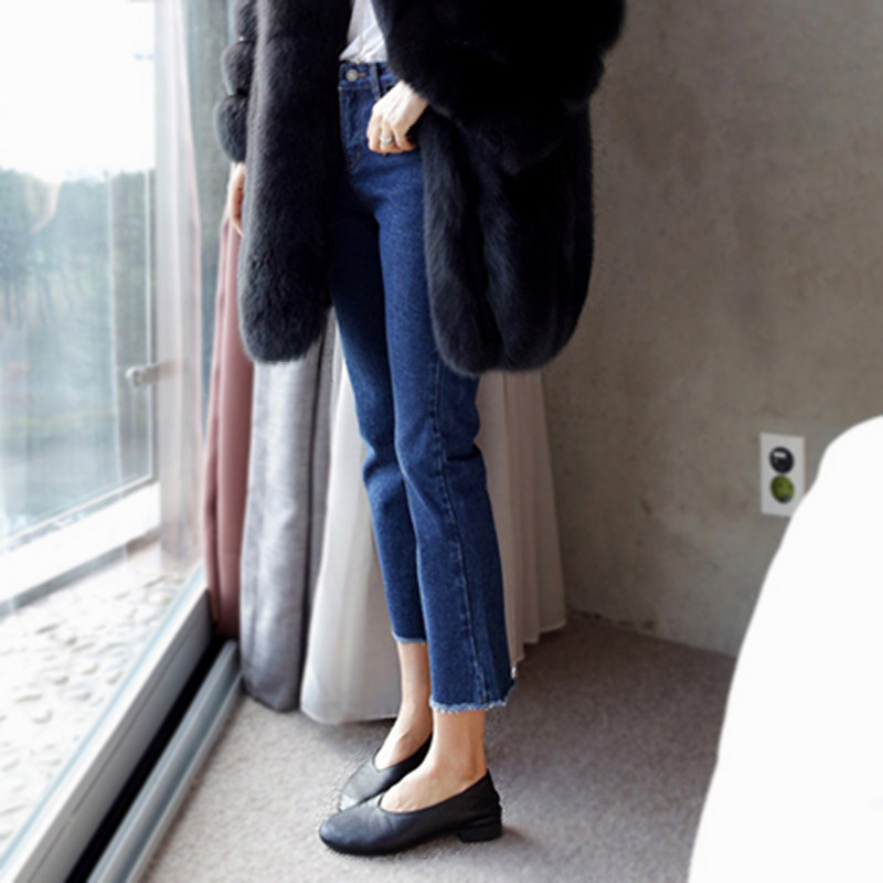 Korean dark blue straight jeans women's autumn 2022 plus velvet high waist show thin small cigarette pipe nine-point pants