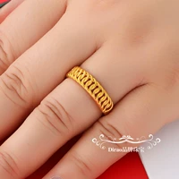 Кольцо переплетается