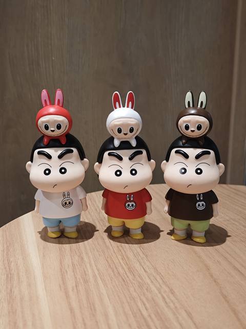 Labubu Shin-chan cute crayon Shinnohara Shinnosuke cute desktop hand-made ornaments doll model gift