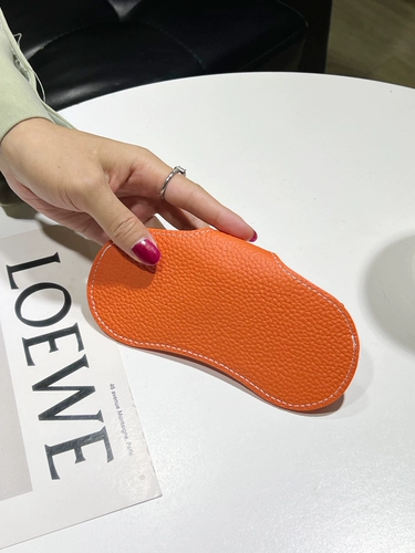 Солнцезащитные очки подходит для мужчин и женщин, портативная защитная система хранения, из натуральной кожи, простой и элегантный дизайн