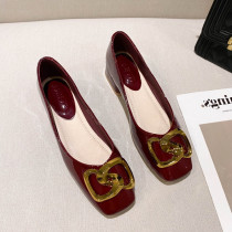 Small ckerwin Tide brand French gentle wind evening evening square head patent leather single shallow mouth bean coarse heel scoop