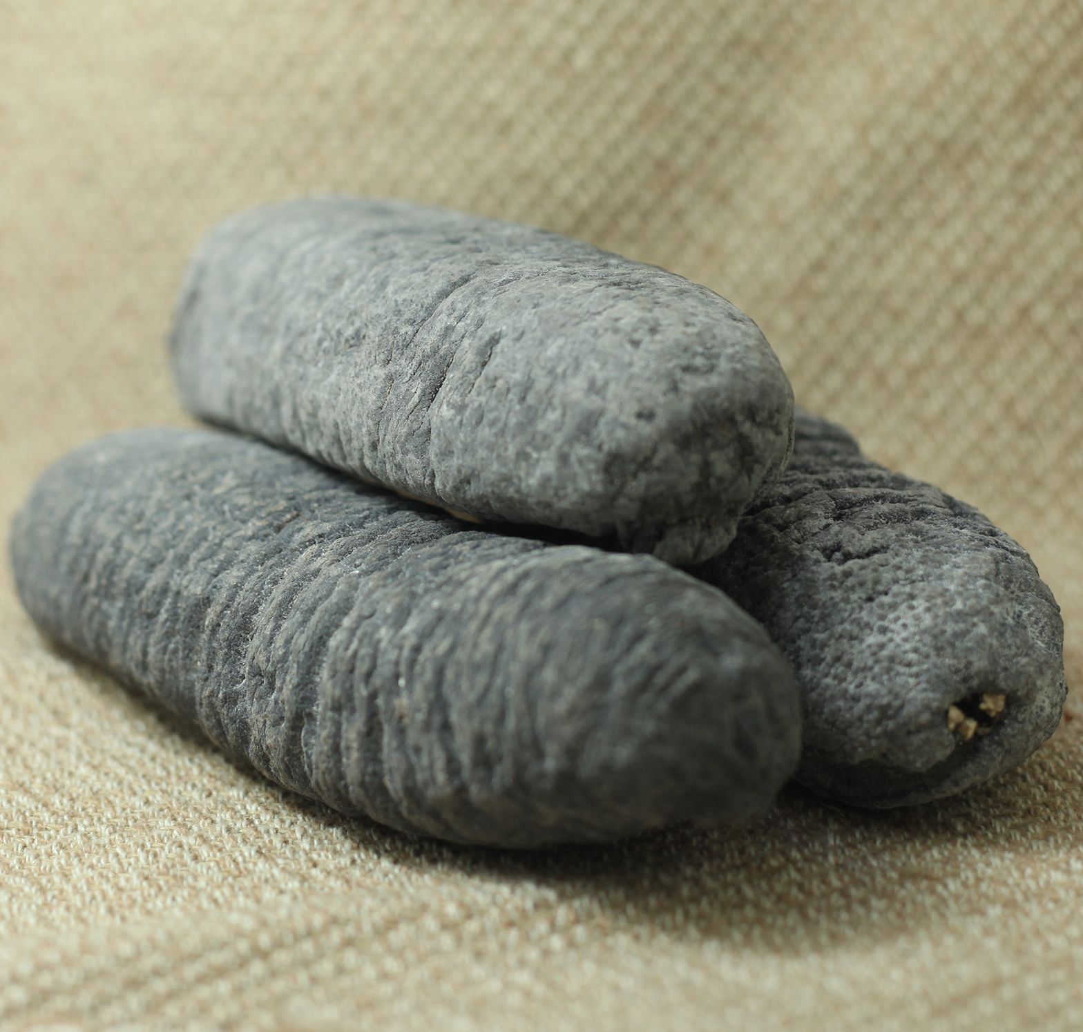 Light dried big black ginseng Imported wild sea cucumber seafood seafood dried goods 250g Hotel wedding ingredients 