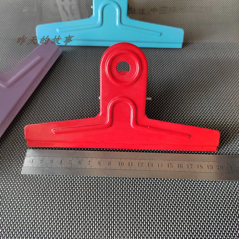 товар из китая 怀旧老库存 80-90年代铁夹子 票价 20厘米彩色 Carl