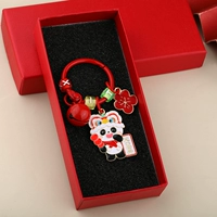 Маленькая красная панда всегда улыбается + красная подарочная коробка