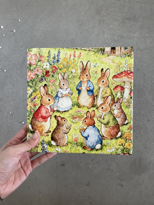 Retro Peter Rabbit Embossed Ceramic Plate Painting Creative Ceramic Art Children's Painting Cartoon Animal Hanging Rabbit Ornament