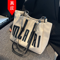This years popular bags in Hong Kong womens 2022 new work shoulder tote bag large-capacity messenger bag all-match