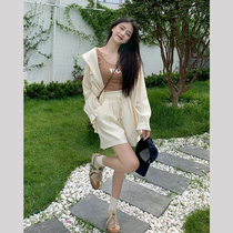 Famous Yuan Temperament Foreign Air Casual Shorts Womens Clothing Online Red Goddess Van Lively Minus Age Shirt Two Suits Womens Summer