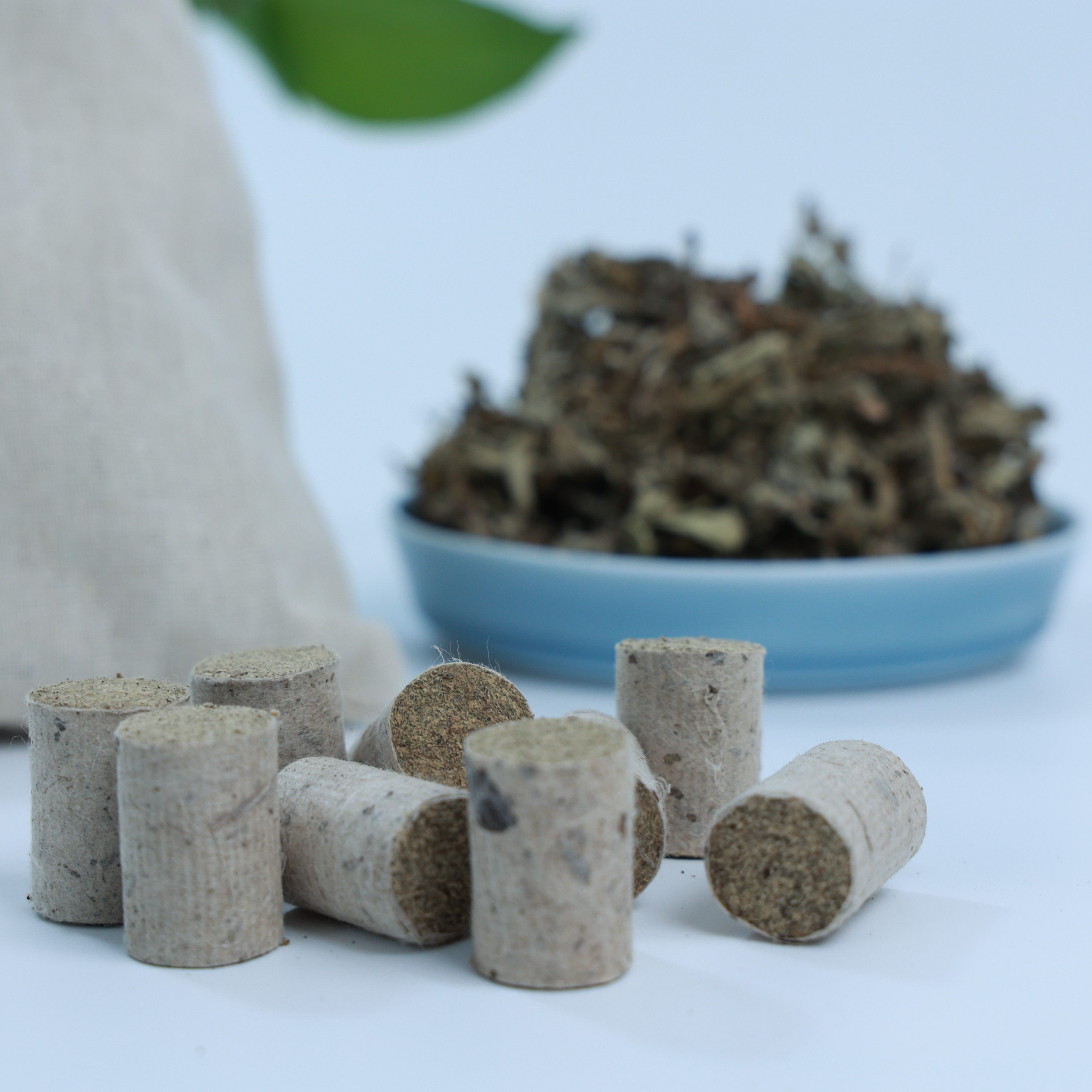 Wood pounded moxa 20 diameter x 3 cm moxa pillar 52 grains Li Shizhen Qichun handmade moxa velvet ratio high-definition incense