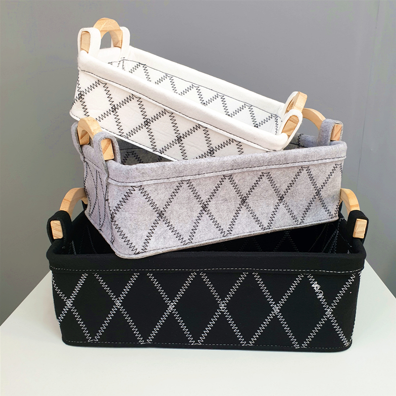 Japanese desktop container basket isn cosmetics container box snack keys to thick Nordic felt collection basket