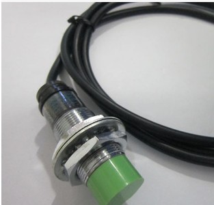 Special price inductive proximity switch PR18-8DN sensor DC third-tier NPN normal open 10-24V waterproof