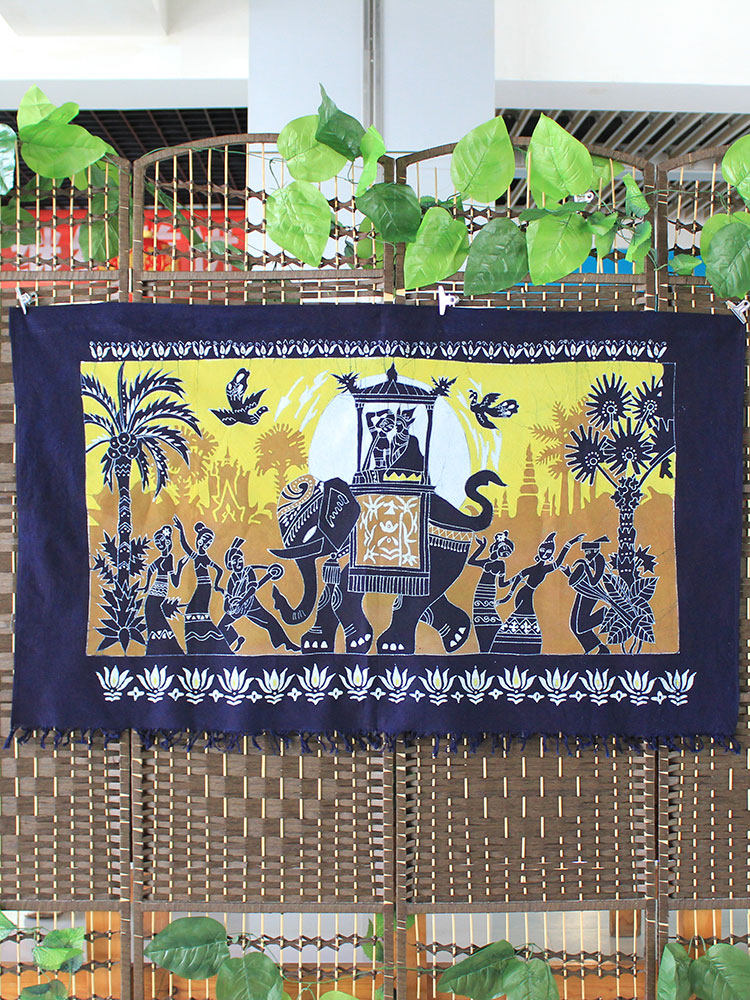 Batik painting Banna style Ethnic craft gift decoration Hanging painting Tea room dining room decorative cloth painting Yunnan Dai style wall hanging