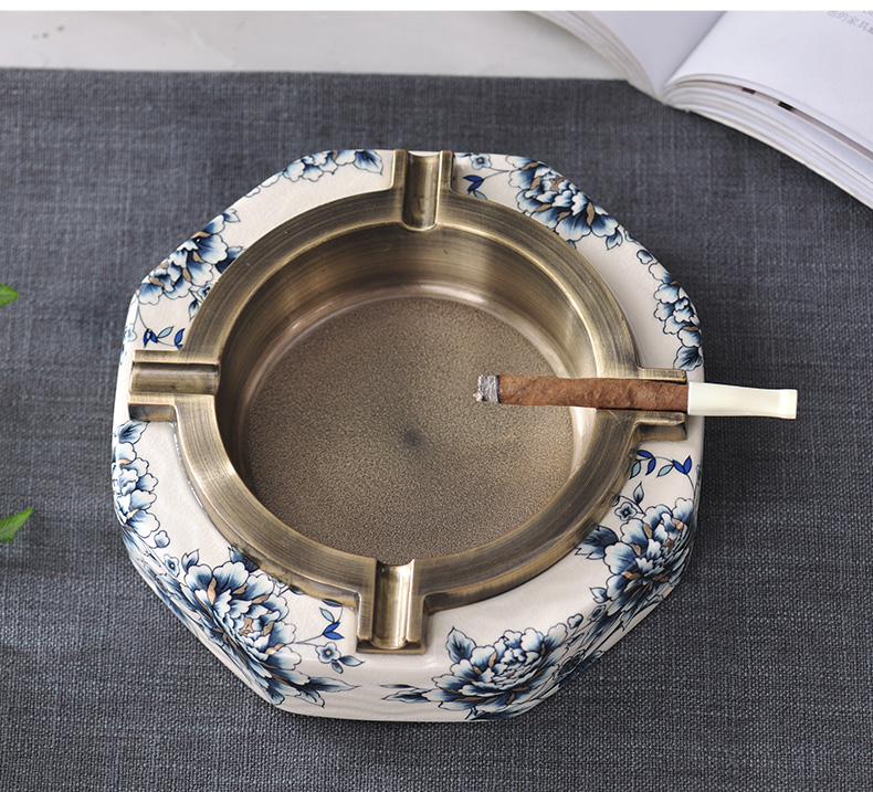 New Chinese style light much blue and white porcelain ashtrays individuality tide restoring ancient ways furnishing articles home sitting room Chinese wind cigar ashtray