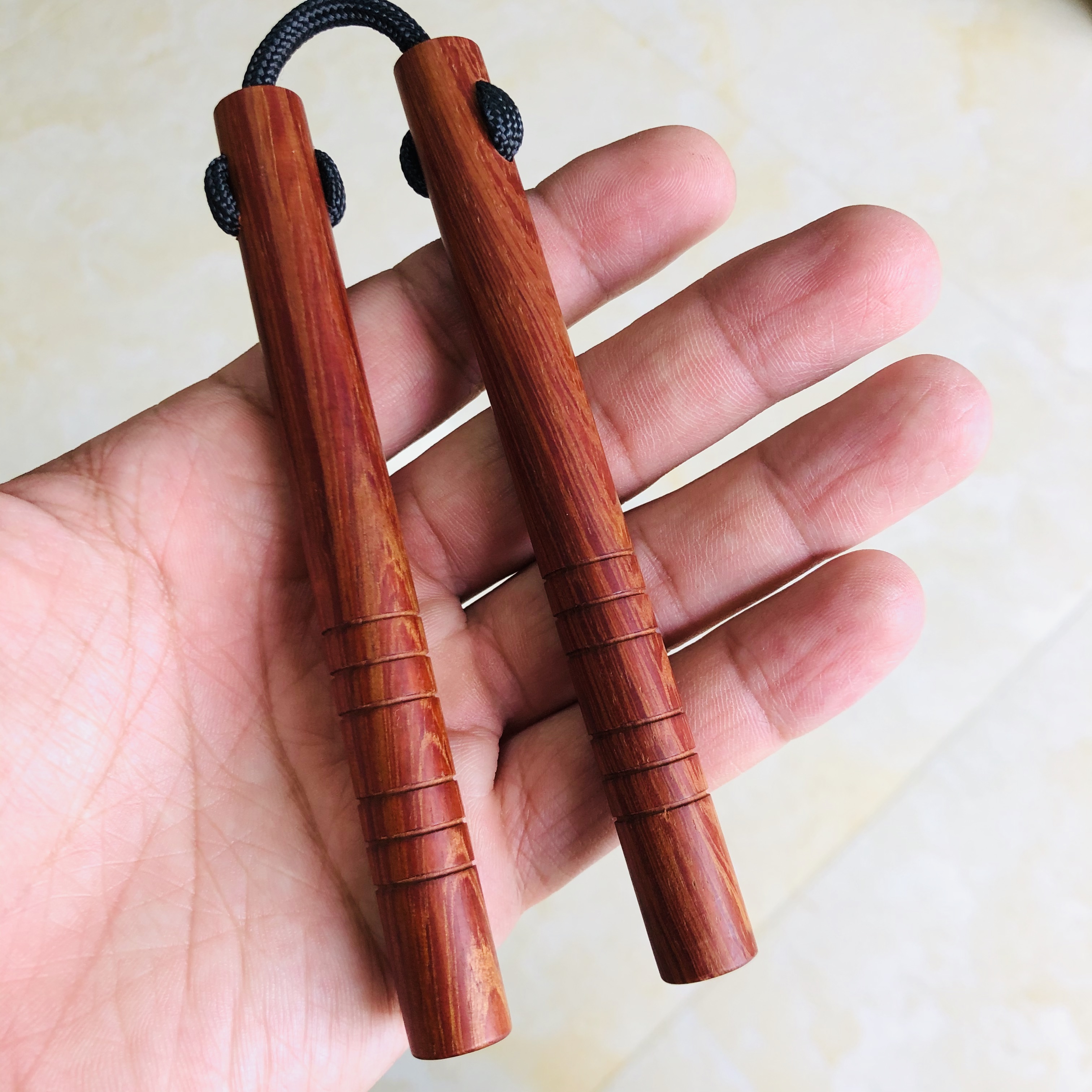 12cm Sandalwood Mini Nunchaku Solid Wood Nunchaku Finger Extreme Sports Accessories