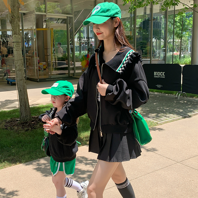 Net red parent-child wear 2022 new coat European goods mother and daughter loose casual embroidery doll collar baseball uniform autumn clothing