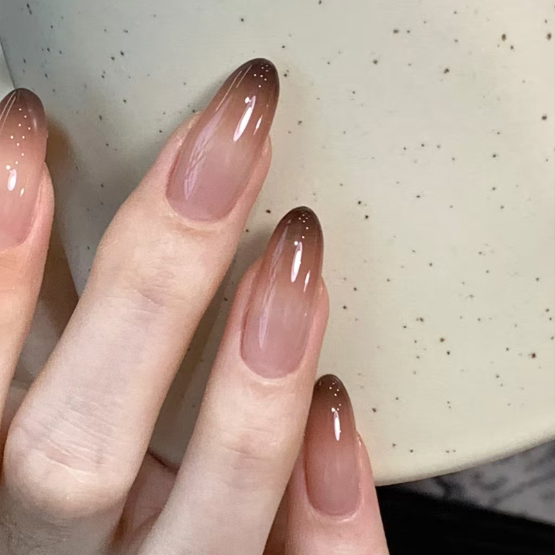 Handmade Press-On Nails, Autumn and Winter Gradient Siamese Short Style, New 2026 High-End Almond Nails, High-Quality and Complexion-Enhancing
