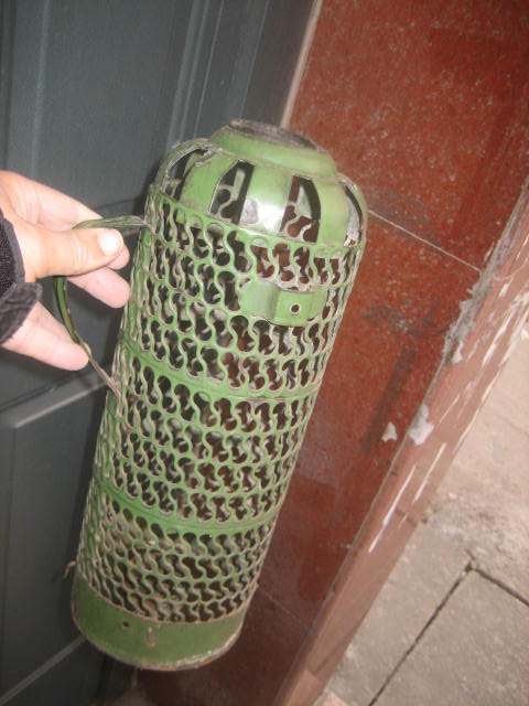 Ancient Play Antique Collection Special Price Batch Of Old Iron Sheet Thermos Bottle Film And TV Props Painting Specimen Shop Decoration Hem