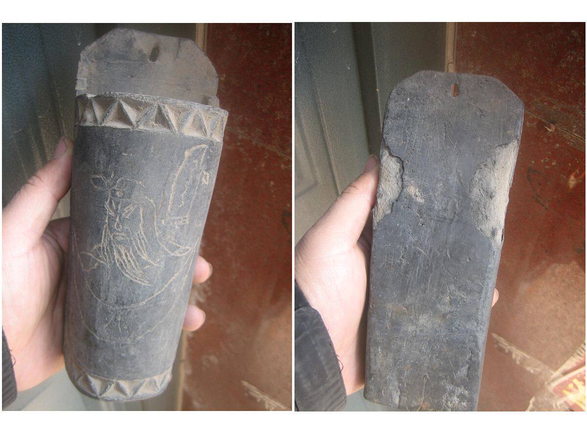 Spring Festival specials rare folk collection love pottery Republic of China black pottery chopsticks cage carving Guan Gongtu character pendant