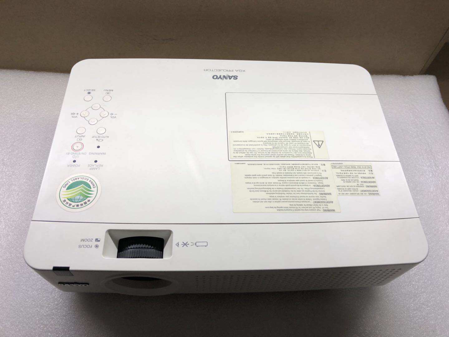 Sanyo PLC-UX4050C HD projector light bulb bright and good color