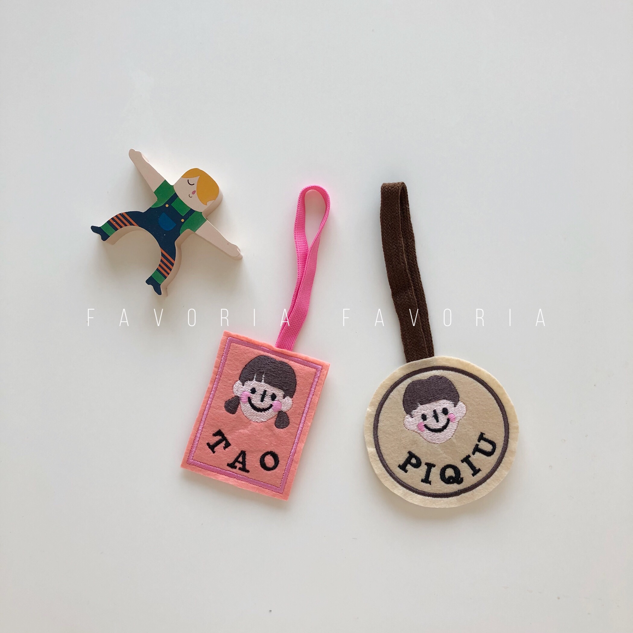 (Favoria customized) Hanins baby name card kindergarten Last name Famous School Bag Hang Luggage Hanging