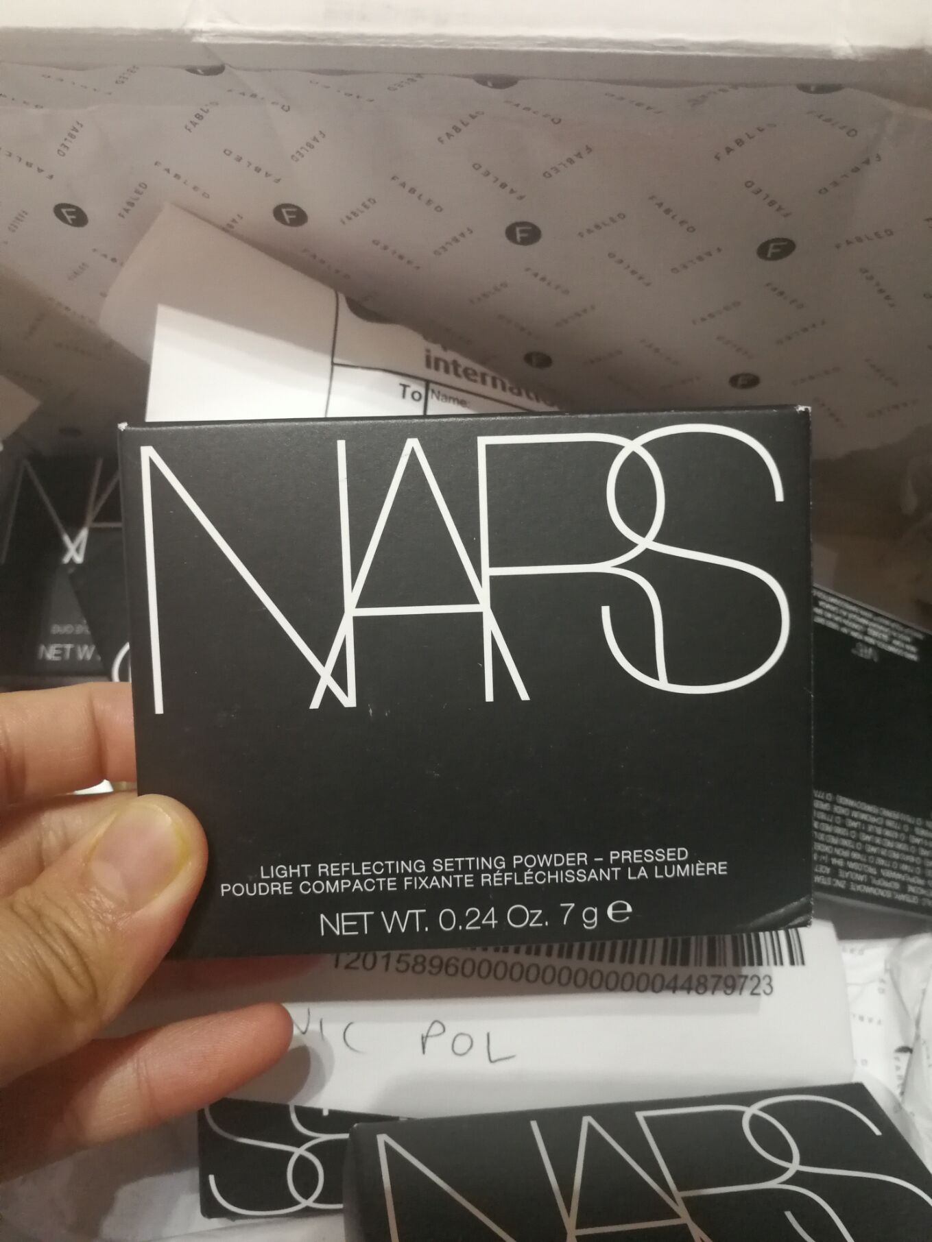Anh Amoy mua lại bánh bột màu nude Nars - Quyền lực phấn canmake