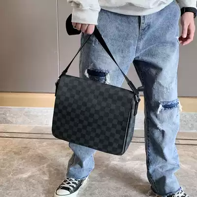 New men's lattice messenger bag large capacity business shoulder shoulder bag ipad A4 book casual commuter bag