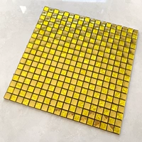 Роза красная