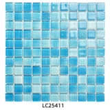 Бассейн, синяя стеклянная мозаика на стену