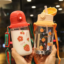 Strap type Childrens cross student plastic cup large capacity suction tube Cup fresh kindergarten baby drink kettle resistant to fall