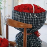 Упаковка, ткань, цветочный магазин, корейская клубника, в стиле Шанель, букет, популярно в интернете