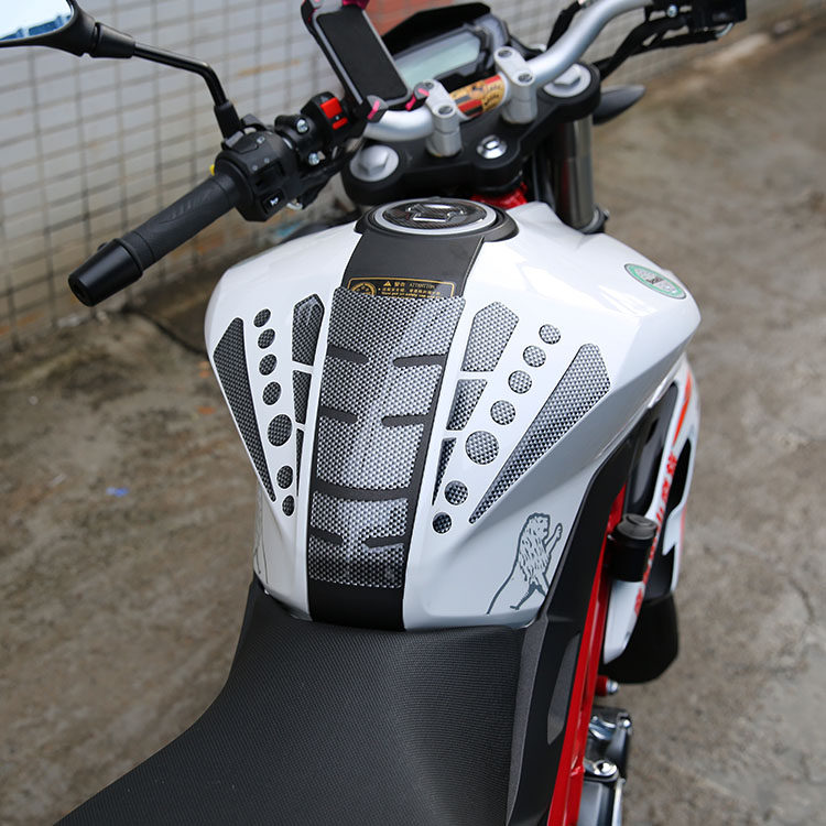 Motorcycle fuel tank stickers Huanglong Benali TNT150 modified Red Baolong 150 fuel tank side stickers tire reflective ring