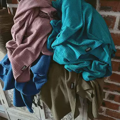 Spring and autumn winter breathable P velvet quick-drying warm blanket home blanket air conditioning by outdoor emergency insulation blanket first aid blanket