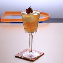 Household European-style wine wine glass Italian RCR imported court style high feet wine glasses champagne glass cocktail glass