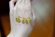 No other thing in the mountains 18K gold inlay full green emerald small pieces retro temperamental collarbone pendant seed water color beauty