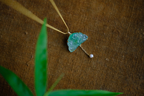 Lotus Fairies 18K Gold Inlaid Emerald Lotus Natural Pearl Fluttering of Ice Through the Fairy Gas Pendant