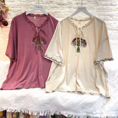 A new style of summer dress featuring pastoral embroidery, pure cotton T-shirt with lace patchwork, loose plus-size top and short sleeve, a forest girl style with artistic flair