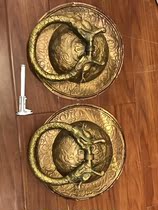 Small vintage Giant version Large temple door knocker with bottom bracket A set of gilt copper hand-made hammers the product is in good condition