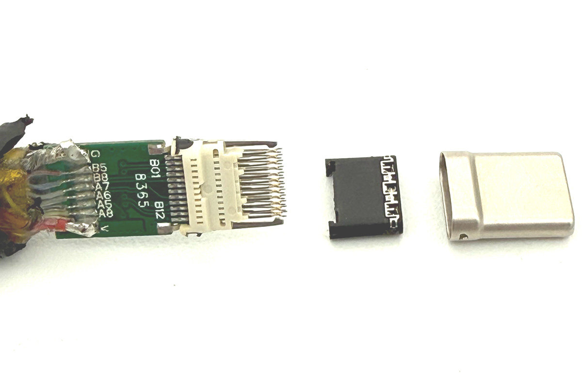 RED原厂双Type-C全功能数据线 PD 100W快充20Gbps高速 USB 3.2 Gen2 支持8K 60Hz/4K 144Hz E-marker 同轴线CC线USB C TO USB C CABLE-3Cgeek,只卖正品 收售工厂呆滞库存尾单 RED原厂双Type-C全功能数据线 PD 100W快充20Gbps高速 USB 3.2 Gen2 支持8K 60Hz/4K 144Hz E-marker 同轴线CC线USB C TO USB C CABLE