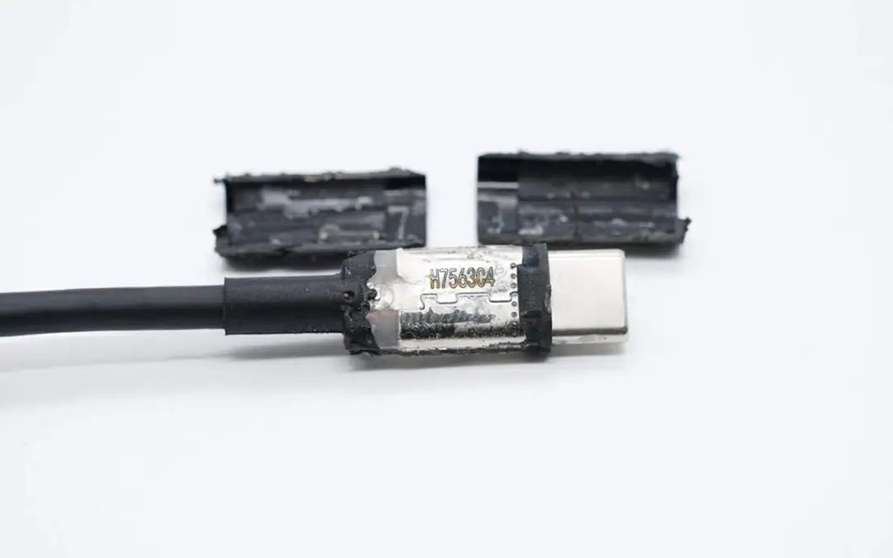 深度拆解 小米100W USB-C快充数据线PD3.0 480M 双type c 充电线 E-Marker 晶片 通用酷态科 10/15/20号充电宝 Mi USB C TO USB C CABLE 3.3FT-3Cgeek,只卖正品 收售工厂呆滞库存尾单 深度拆解 小米100W USB-C快充数据线PD3.0 480M 双type c 充电线 E-Marker 晶片 通用酷态科 10/15/20号充电宝 Mi USB C TO USB C CABLE 3.3FT