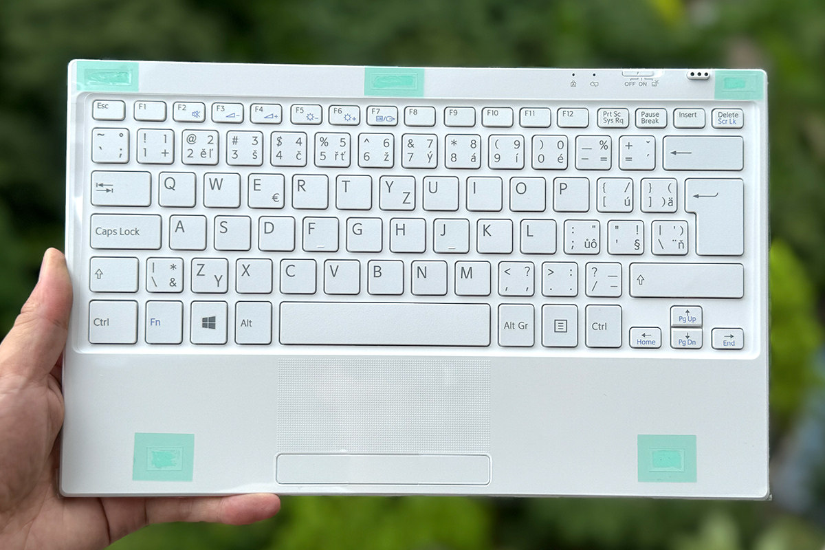 索尼 Sony VAIO Tap 11 (SVT11) 平板电脑无线键盘 VGP-WKB16/WKB16A 原装全新多国布局，附带 win7/win8/win10/win11 驱动安装与配对避坑指南